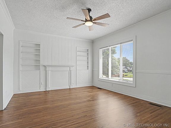 4th image of 1608 S Knoxville Ave