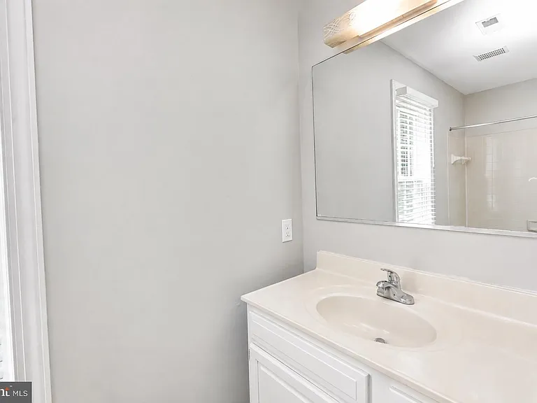 24 Bertram Blvd — Photo 28