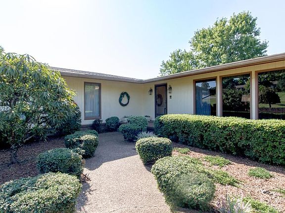4th image of 4220 Cecil Ct S