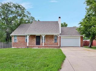 311 Valleyview Ct, Andover, KS 67002
