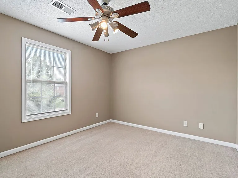 524 Patriot Park Ct — Photo 38