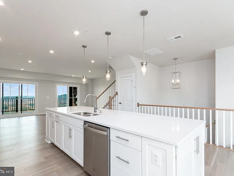 1687 Dunnington Pl — Photo 10
