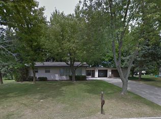 103 Essex Dr, Saint Louis, MI 48880