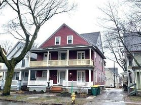 193 Pearl St
