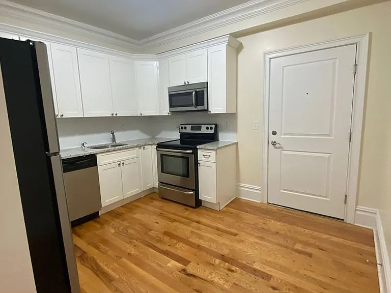 Ponciana Apartments: Contemporary Comfort and Affordable Luxury in North Bergen! — Photo 41