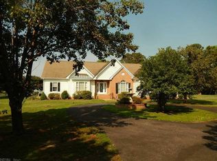 93 Billups Creek Ln, Moon, VA 23119