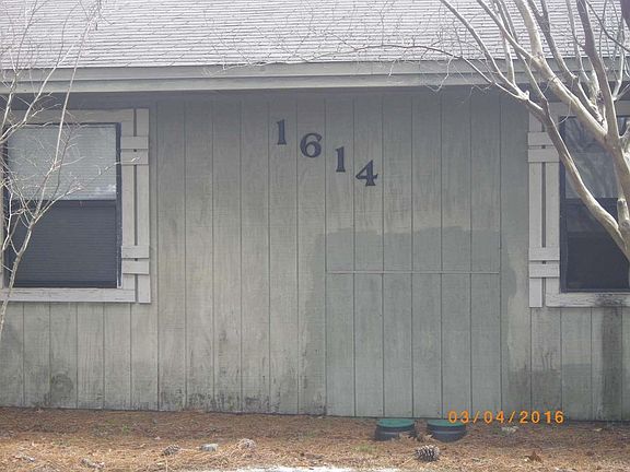 3rd image of 1614 Green Briar Pkwy APT 2