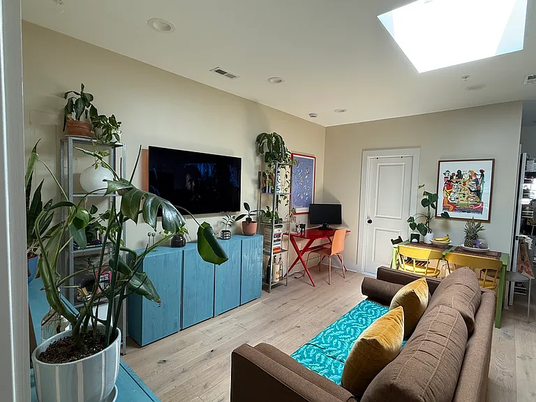 1114 Penn St NE #3 — Photo 3