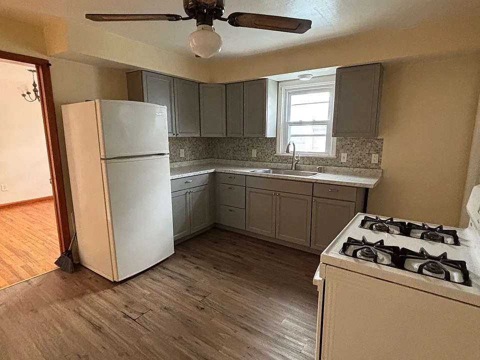 162 Seminary Ave #2