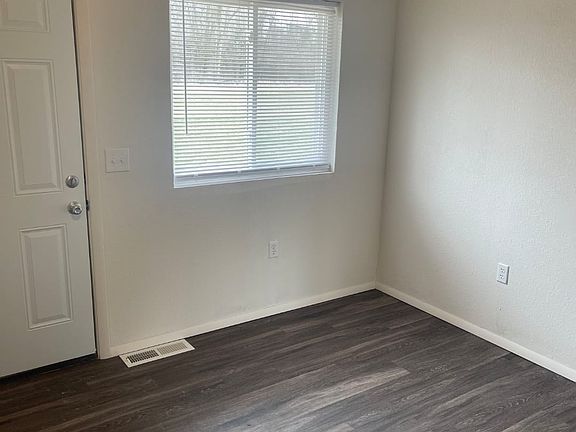 2nd image of 1113-15 Catalpa Ave #1113
