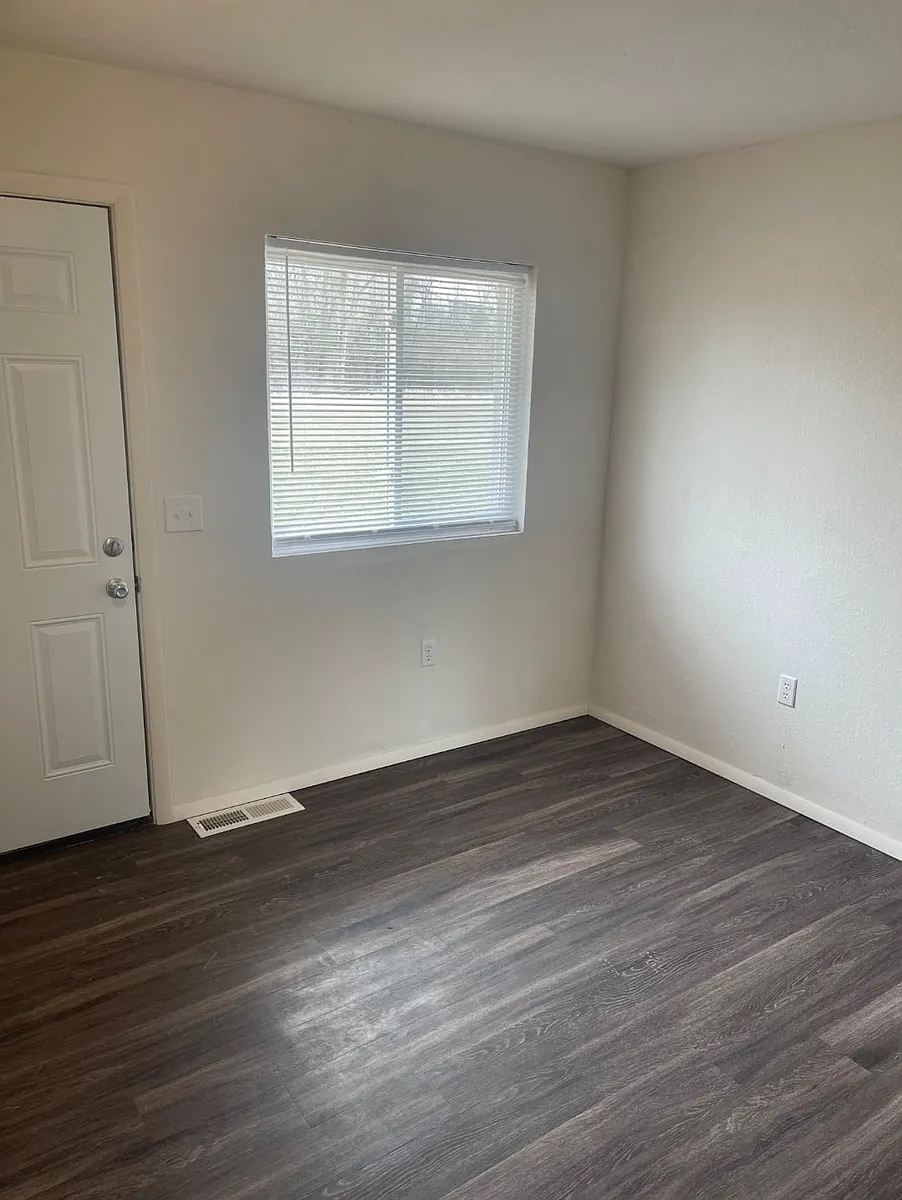 Building Photo - 1113-15 Catalpa Ave #1113