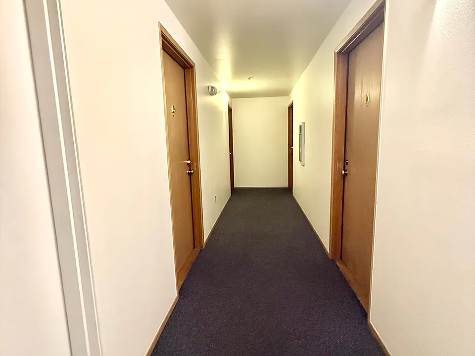 Building Photo 5