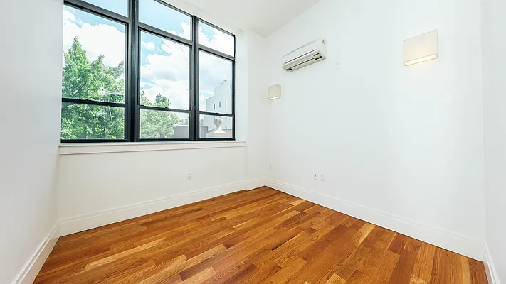 Rented by Nooklyn NYC LLC | media 42
