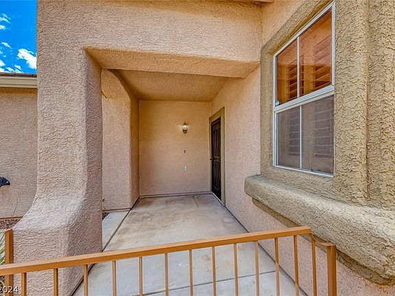 4th image of 10221 Bentley Oaks Ave