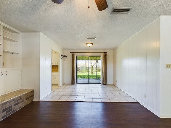 4th image of 706 Kristofer St