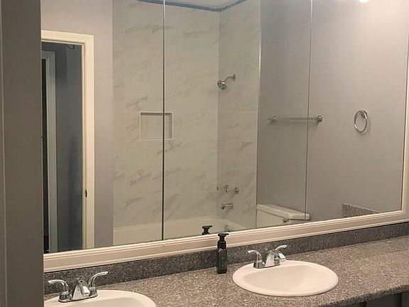 5th image of 2209 S Braeswood Blvd APT 33G