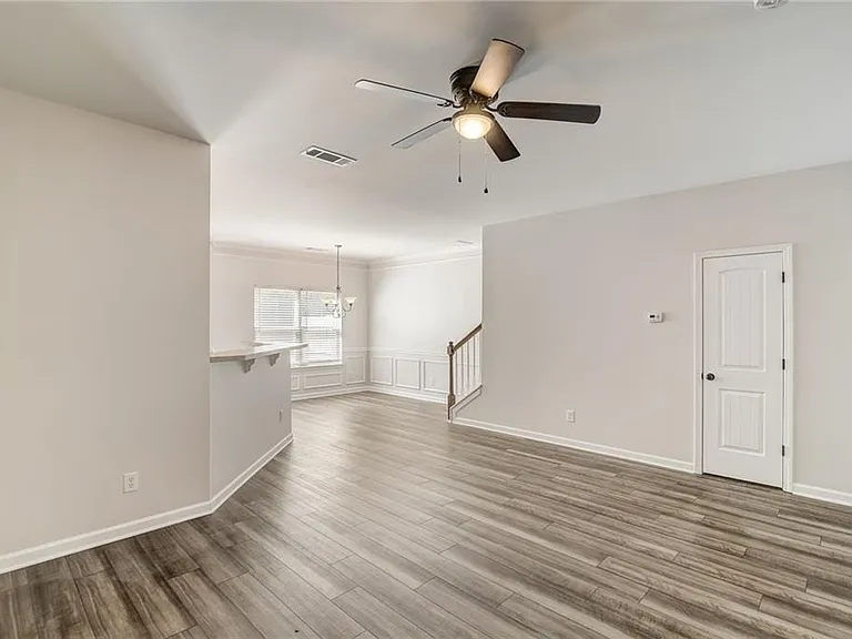 544 Oakside Pl — Photo 2