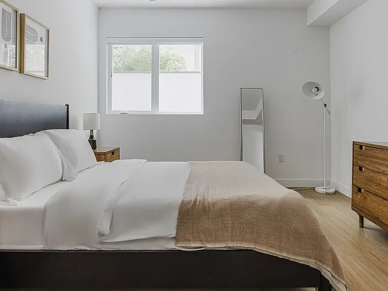 1130 N Orange Dr #101 — Photo 5