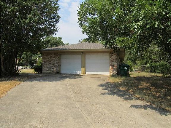 3rd image of 2200 Wellington Dr