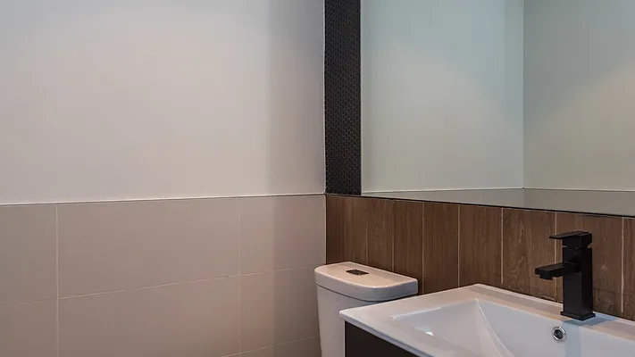 Rented by Nooklyn NYC LLC | media 33