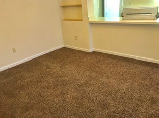 305 Waters Edge Dr, Newark, DE 19702