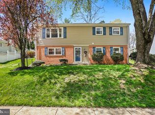 1205 Gladstone Dr, Rockville, MD 20851