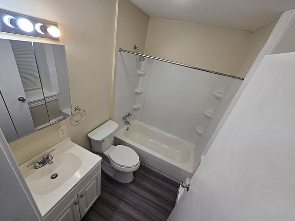 2nd image of 614 Mahantongo St #B1