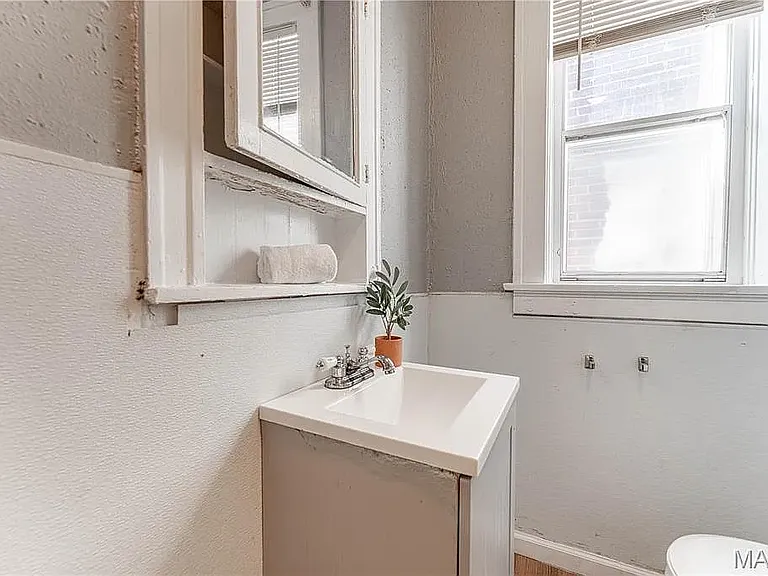 3540 Michigan Ave — Photo 24