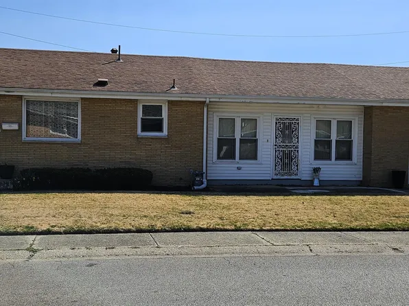 2000 Gregory Ct, Springfield, IL 62703