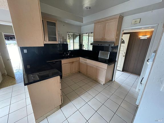 5th image of 4827 Windermere Drive