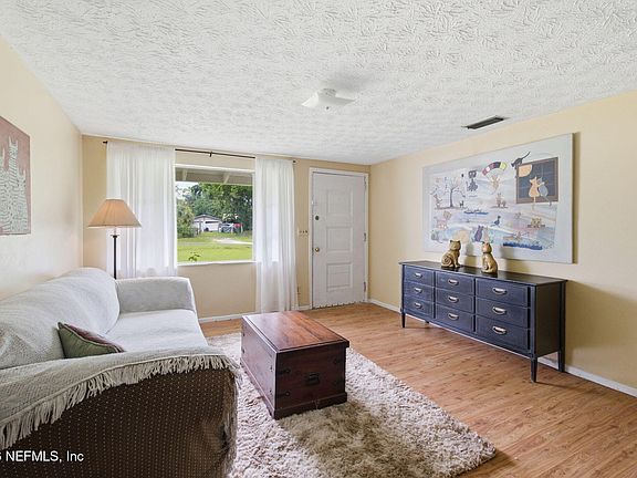 5th image of 3027 WALTER Road