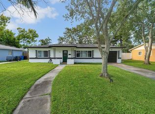 1122 Kingsboro Dr N, Saint Petersburg, FL 33702