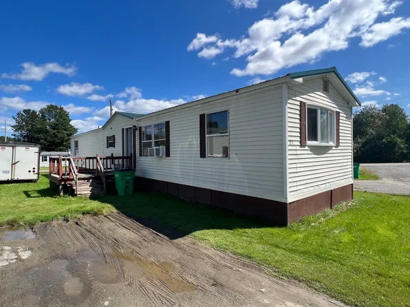 40 Mcfarland Street #26, Dexter, ME 04930