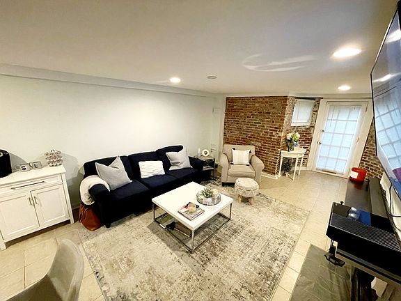 Living Room Area Picture #2