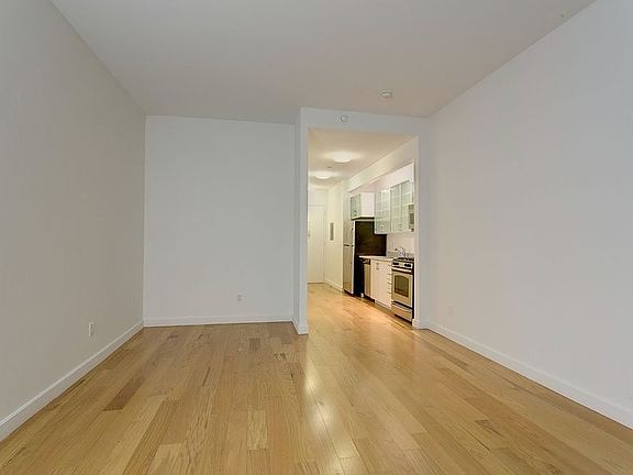5th image of 37 Wall St APT 20E
