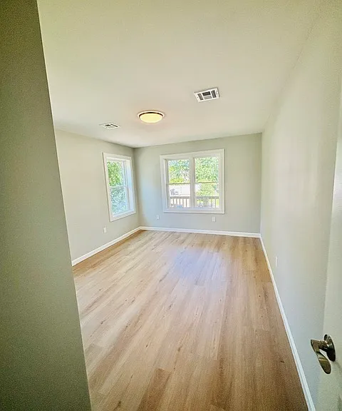 72 King St — Photo 3