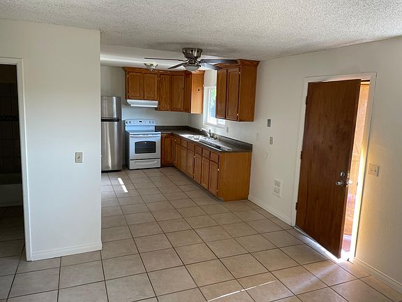2nd image of 2787 G St #4