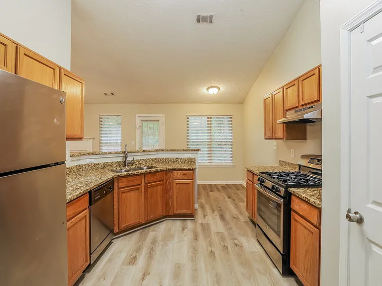 909 Shadow Lakes Dr — Photo 6
