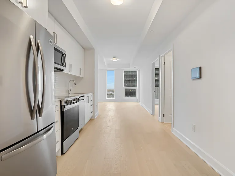 3240 William Coltson Ave — Photo 144