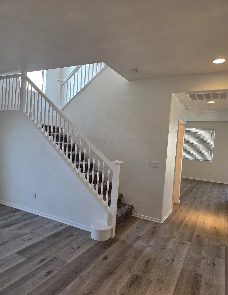3 bed, 2.5 bath, 2200 sqft, $3,100 — Photo 4
