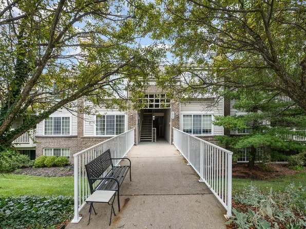 9810 Regatta Dr Unit 105, Cincinnati, OH 45252