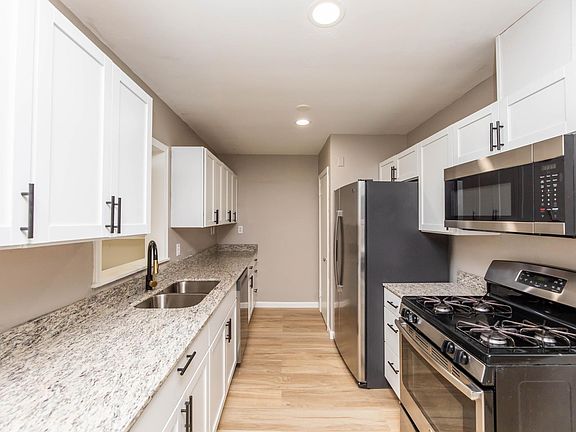 5th image of 1700 Sherwood Ave