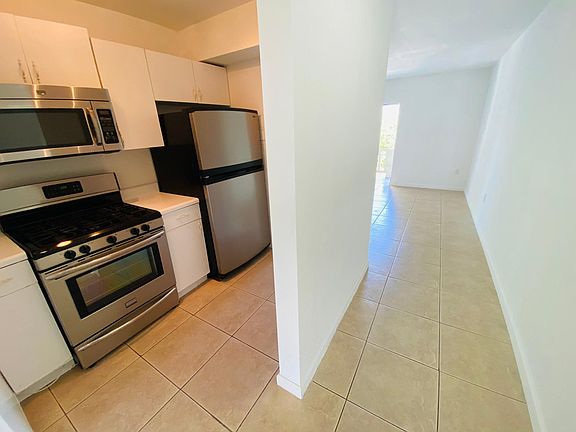 4th image of 12892 NE 8th Ave #305