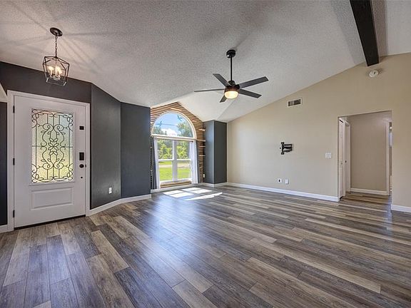 4th image of 710 Alexander Ave