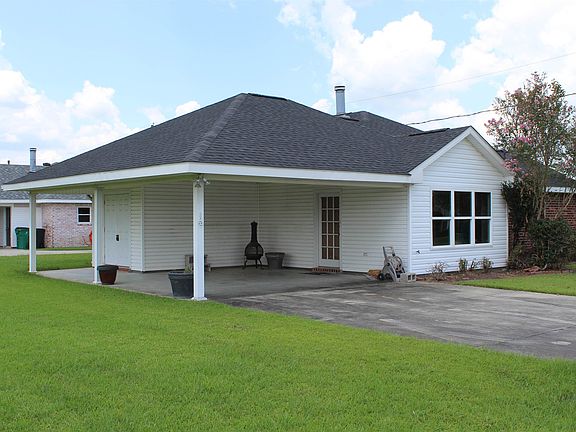 4th image of 301 Aspen Dr