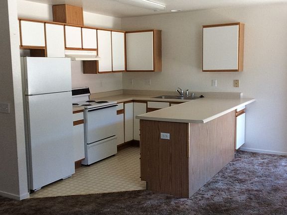 3rd image of 217 S Harbin Ave APT 6