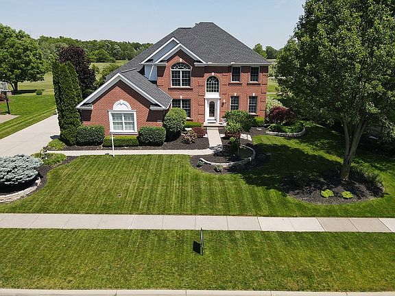 4th image of 5685 Medallion Dr W