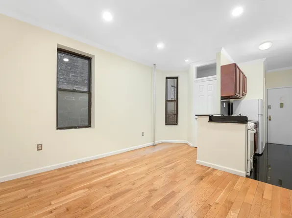 370 Columbus Avenue image 1 of 10