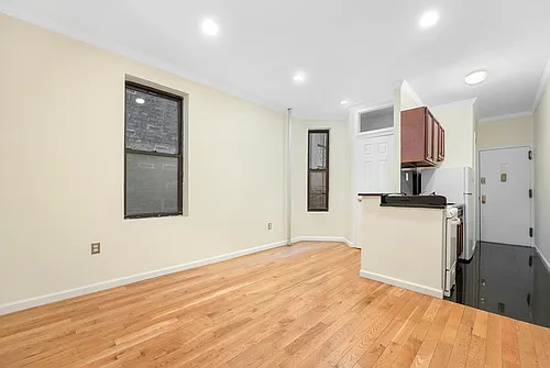 370 Columbus Ave #4L Photo 1