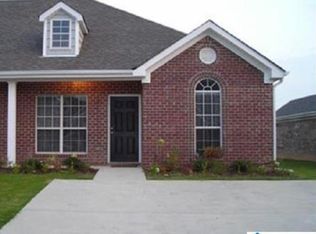 121 Waterford Lake Dr, Calera, AL 35040
